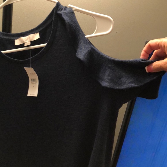 Navy blue summer cold shoulder shirt from the loft - Picture 3 of 4